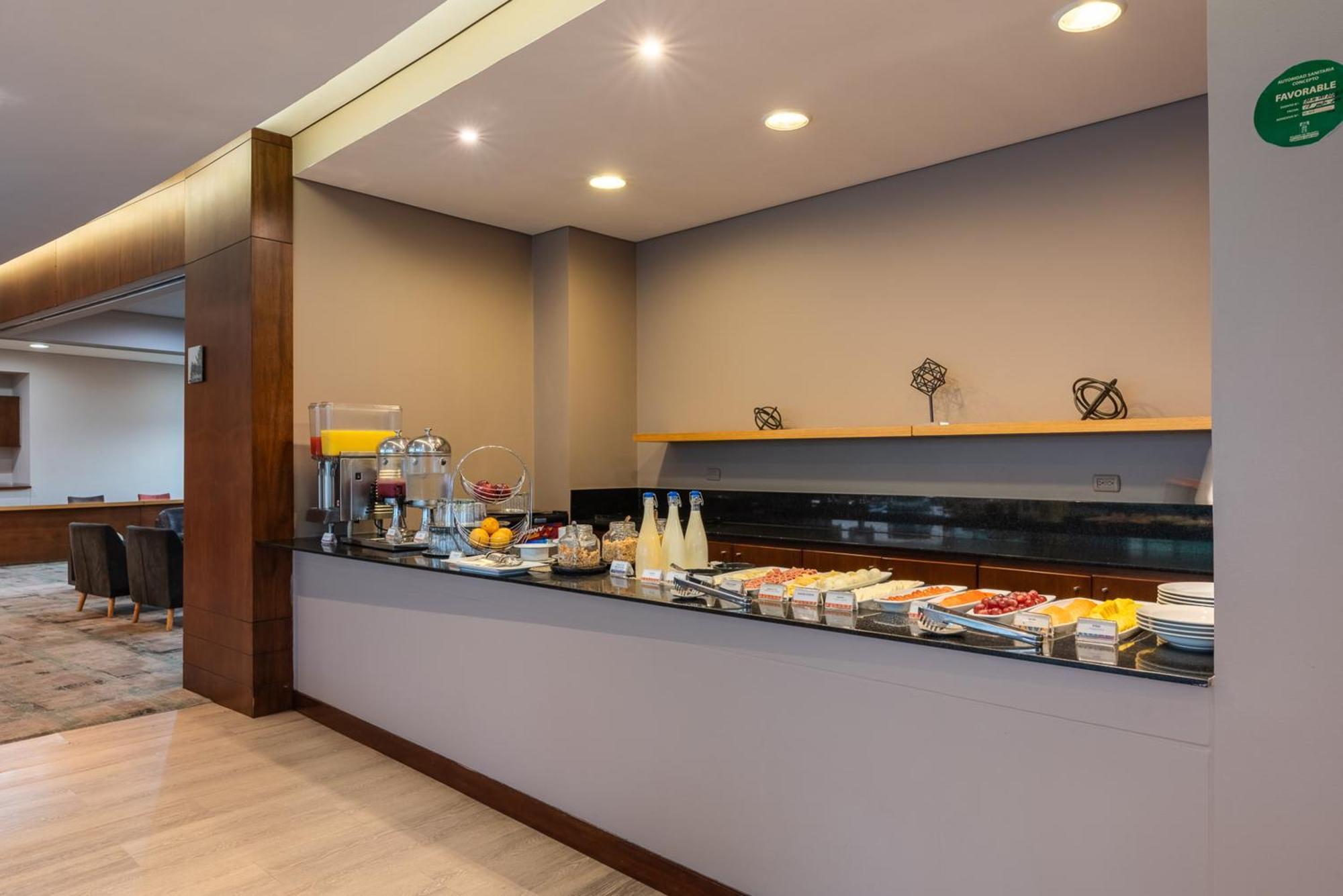 Estelar Apartamentos Medellin Bagian luar foto