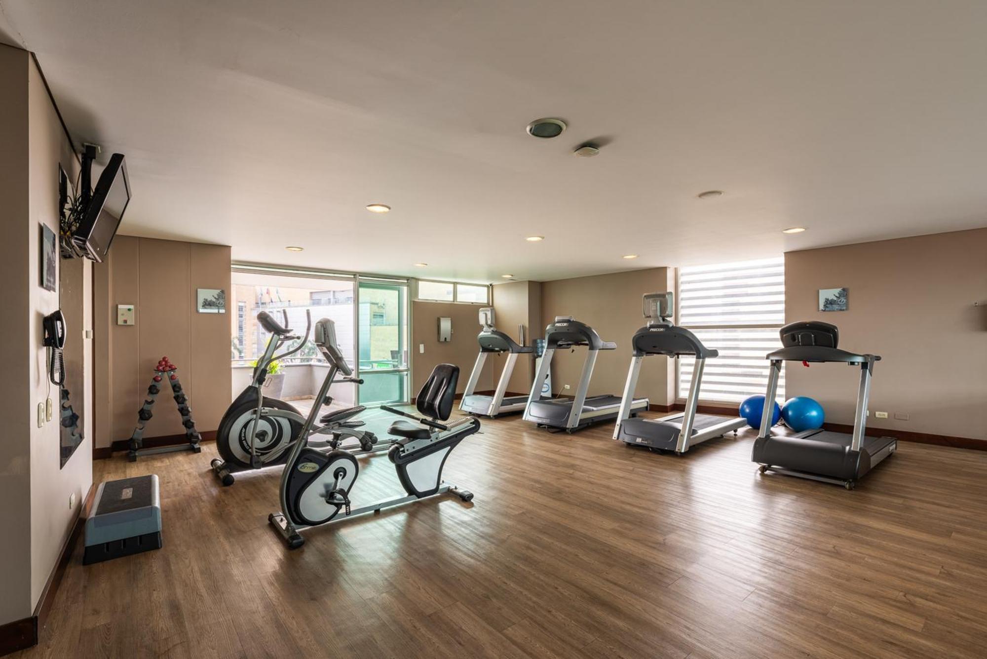 Estelar Apartamentos Medellin Bagian luar foto