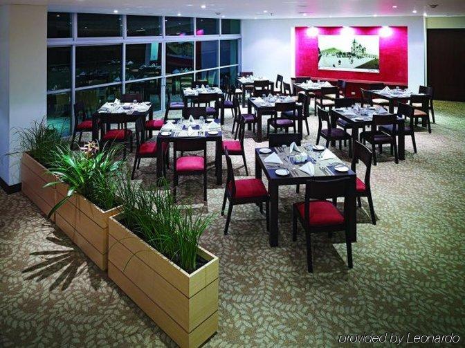 Estelar Apartamentos Medellin Restoran foto