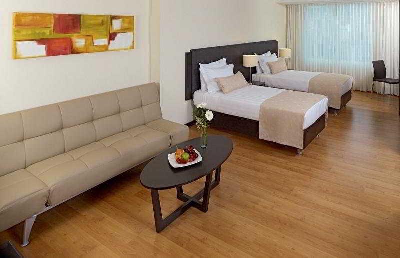 Estelar Apartamentos Medellin Bagian luar foto