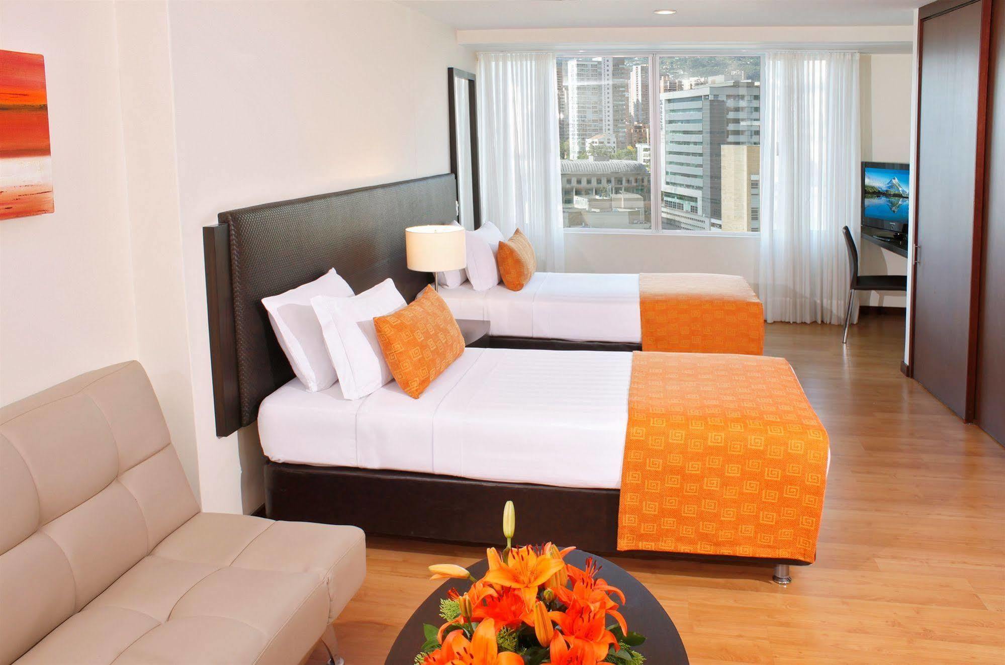 Estelar Apartamentos Medellin Bagian luar foto