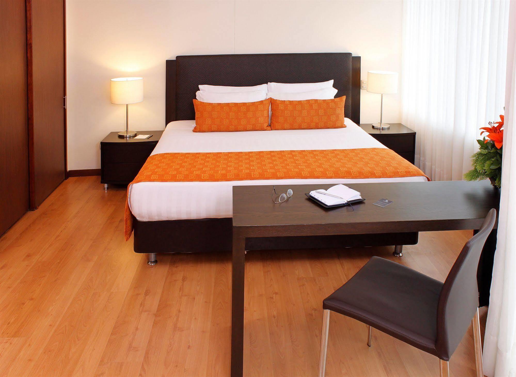 Estelar Apartamentos Medellin Bagian luar foto